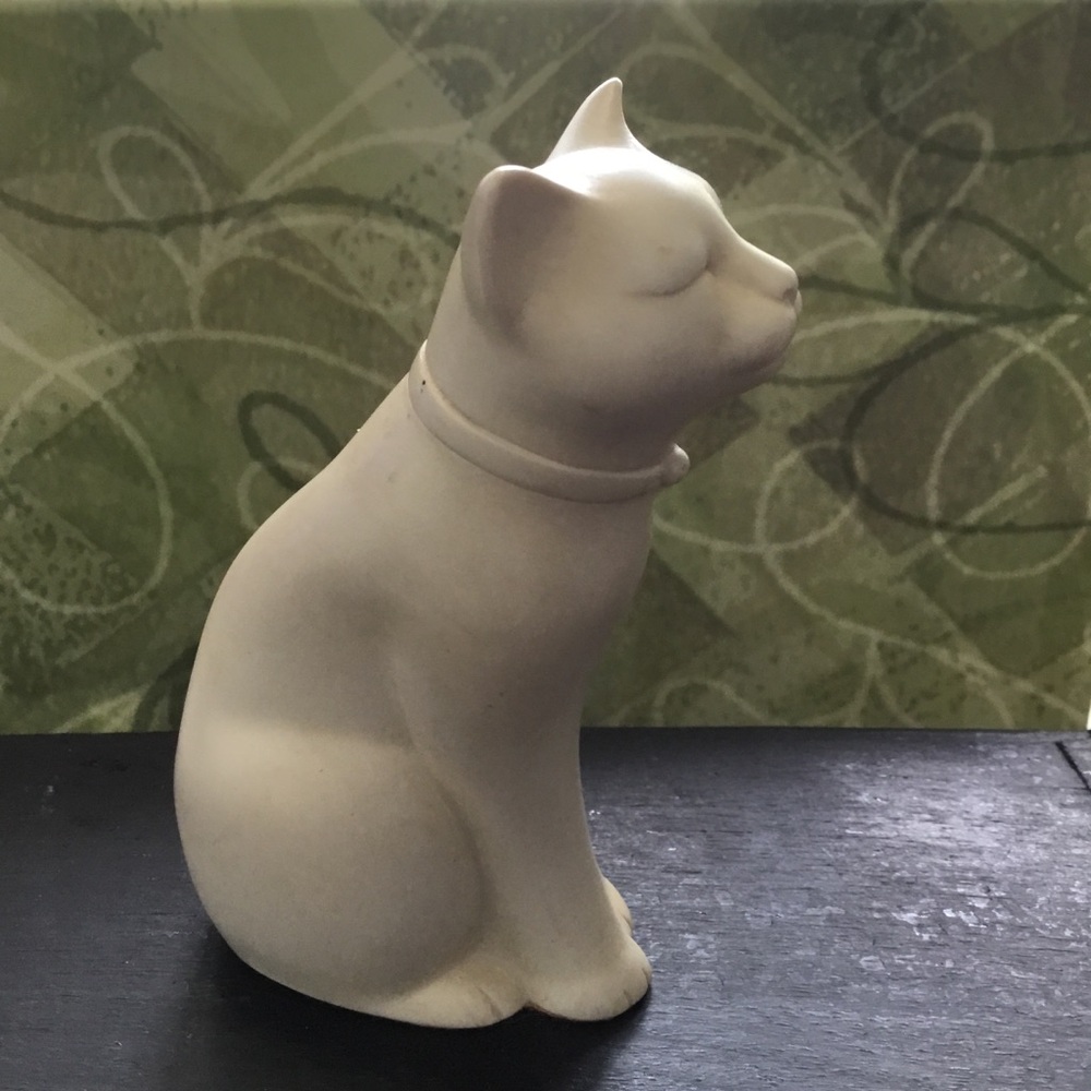 Vtg Sitting Cream Kitty Cat Stone Casting Figurine Eclipse Wales 4” Statue - Picture 3 of 8
